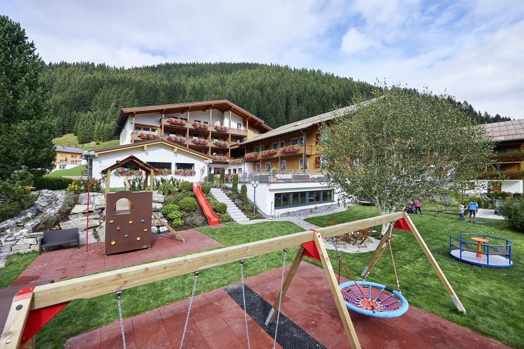 Hotel Alpenblume Damuels Exterior foto